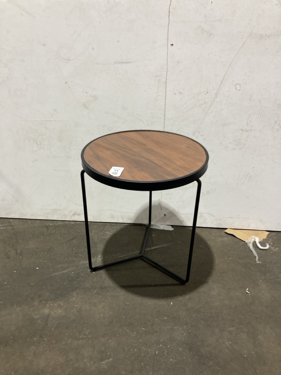 Lot 94  
            Birmingham - Collection or Delivery 

                
DAVID PHILLIPS R/VINCE LAMP TABLE IN WALNUT IR-29936D ORIGINAL RRP £99