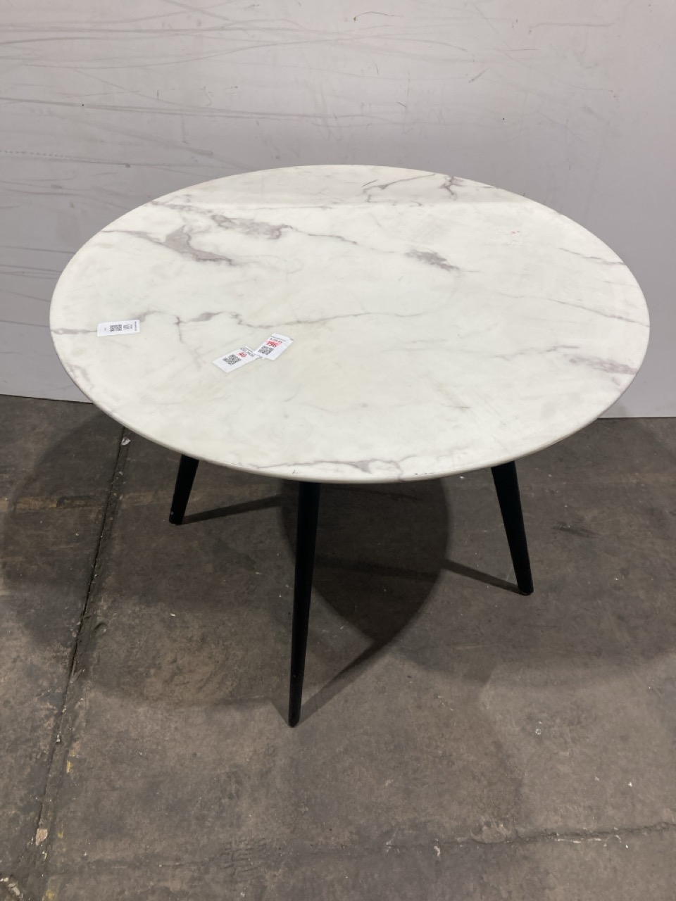 Lot 101  
            Birmingham - Collection or Delivery 

                
DAVID PHILLIPS AERIUS CIRCLE DINING TABLE IN WHITE MARBLE/BLACK ORIGINAL RRP £499