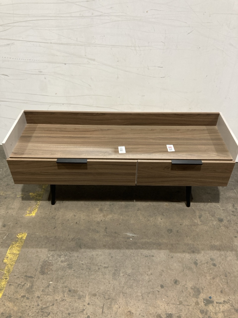Lot 104  
            Birmingham - Collection or Delivery 

                
DAVID PHILLIPS ROBBIE MEDIA UNIT IN WALNUT/KAS ORIGINAL RRP £299