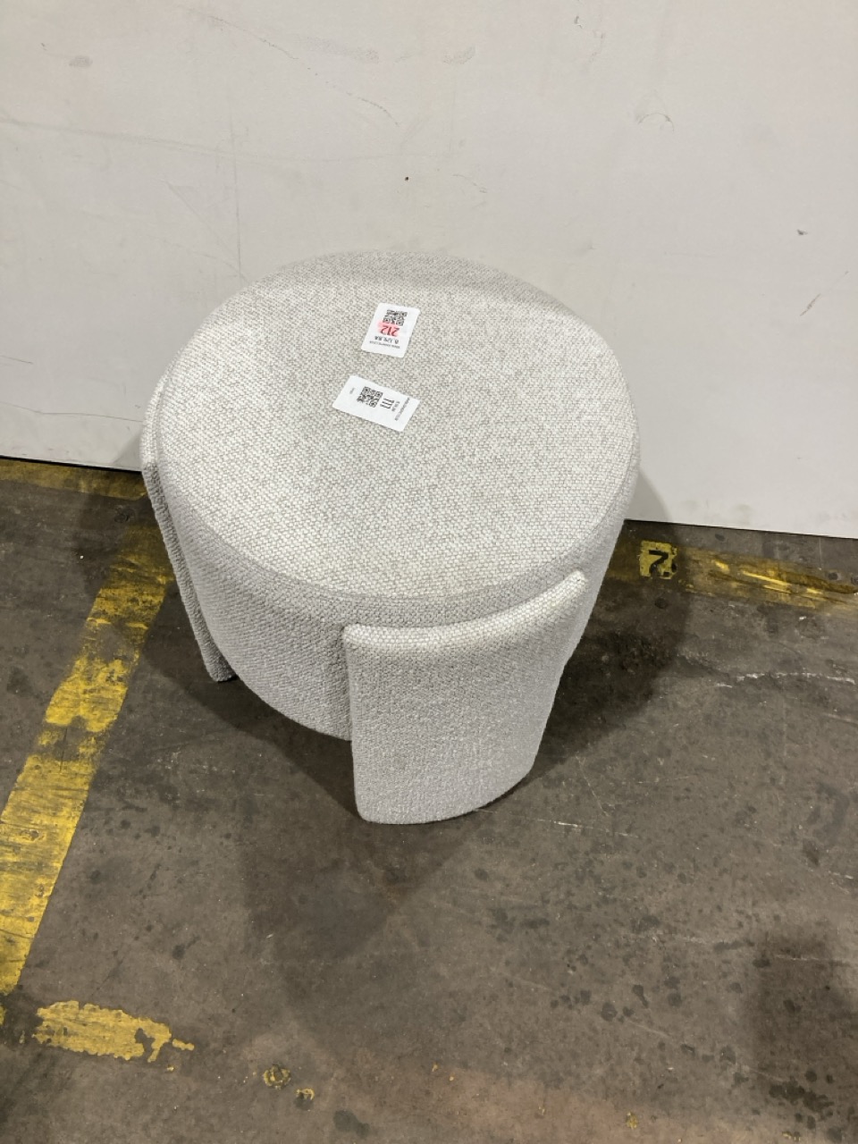 Lot 111  
            Birmingham - Collection or Delivery 

                
DAVID PHILLIPS ED OTTOMAN RUBY IN ICE GREY ORIGINAL RRP £699