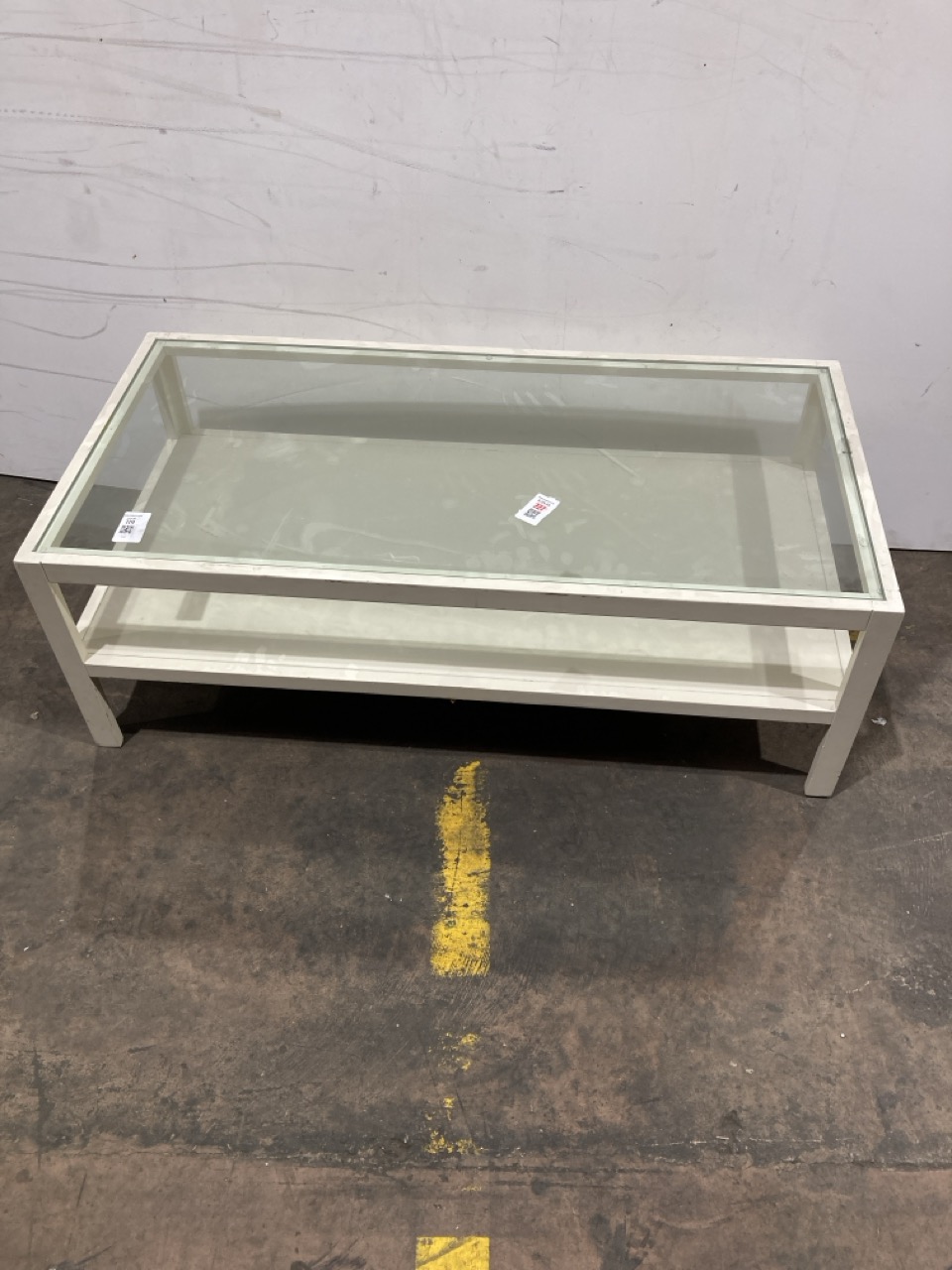 Lot 119  
            Birmingham - Collection Only 

                
DAVID PHILLIPS ALTON END TABLE IN WHITE ORIGINAL RRP £199