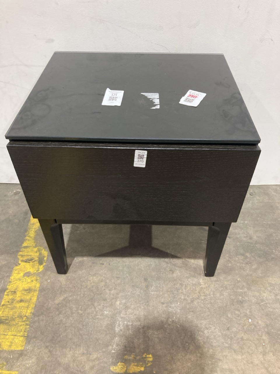 Lot 121  
            Birmingham - Collection or Delivery 

                
DAVID PHILLIPS 2DRW BEDSIDE IN BLACK