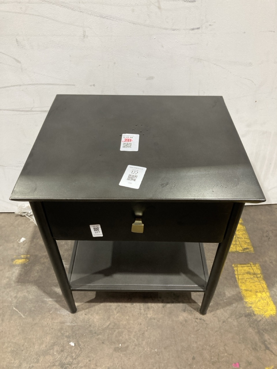 Lot 122  
            Birmingham - Collection or Delivery 

                
DAVID PHILLIPS CAST IRON 1DRW BEDSIDE TABLE IN BLACK