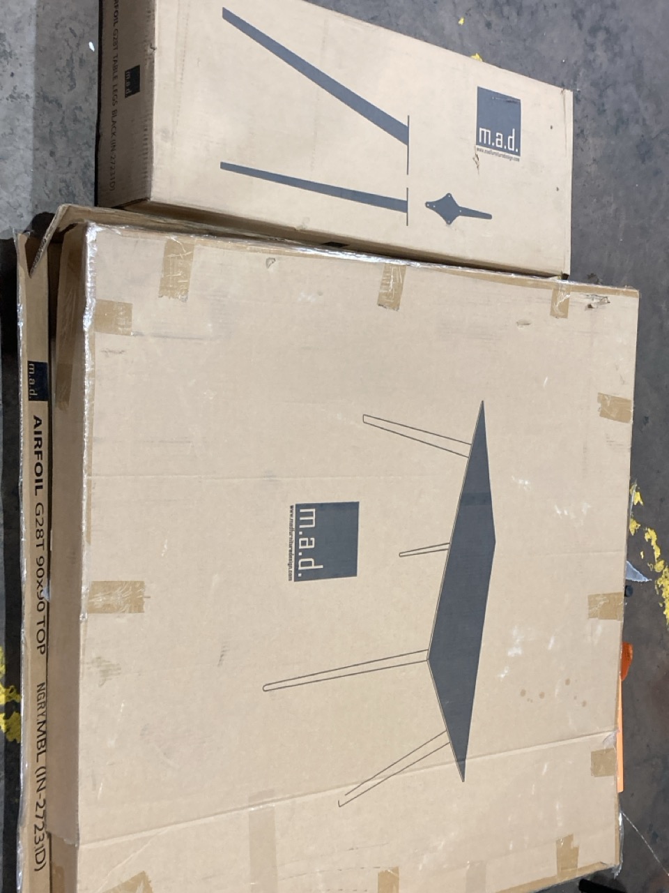 Lot 13  
            Birmingham - Collection or Delivery 

                
DAVID PHILLIPS M.A.D COFFEE TABLE IN WHITE MARBLE/BLACK IN-27213D