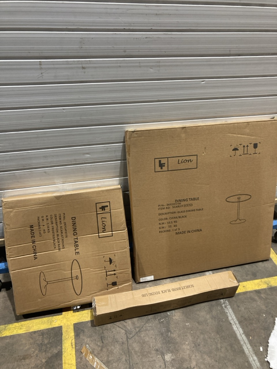 Lot 162  
            Birmingham - Collection Only 

                
DAVID PHILLIPS SCARLET ROUND GLASS DINING TABLE IN FROSTED/BLACK ORIGINAL RRP £250