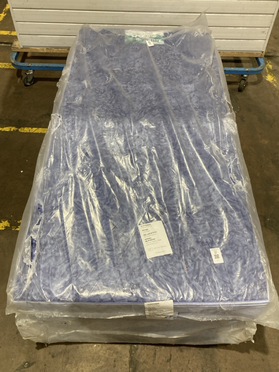 Lot 17  
            Birmingham - Collection or Delivery 

                
DAVID PHILLIPS BLUE SINGLE BEDFRAME WITH INFINITE GOLD+ MATTRESS ORIGINAL RRP £149