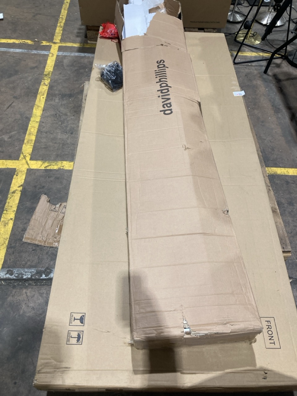 Lot 189  
            Birmingham - Collection or Delivery 

                
DAVID PHILLIPS AERIES KINGSIZE SIZE BEDFRAME IN WENGE ORIGINAL RRP £99