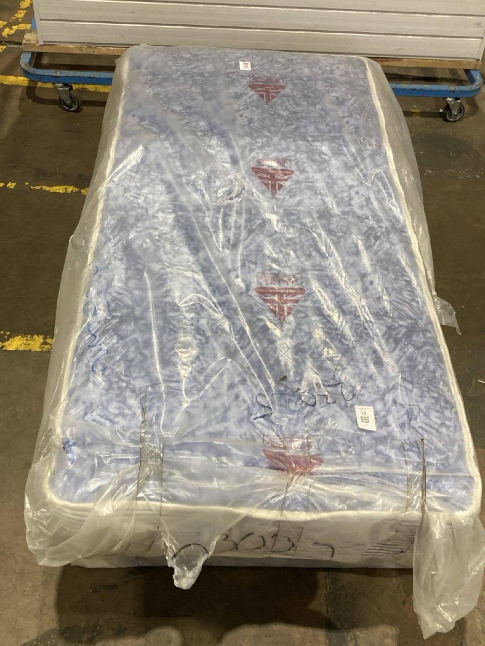Lot 18  
            Birmingham - Collection or Delivery 

                
DAVID PHILLIPS BLUE SINGLE BEDFRAME WITH SINGLE MATTRESS