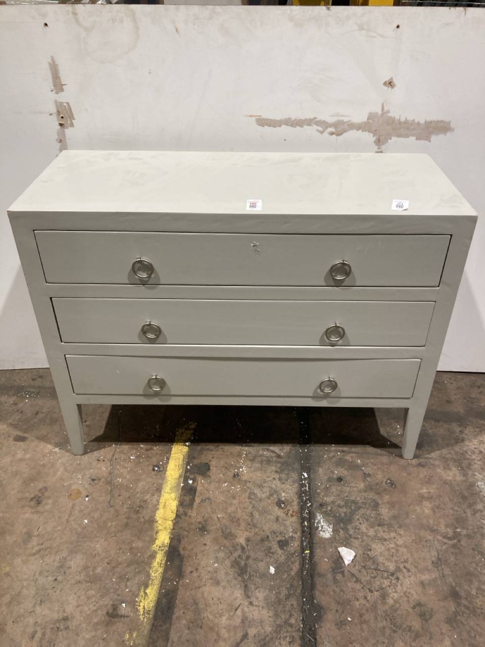 Lot 213  
            Birmingham - Collection or Delivery 

                
DAVID PHILLIPS CHELSEA 3DRW CHEST IN GREY ORIGINAL RRP £349