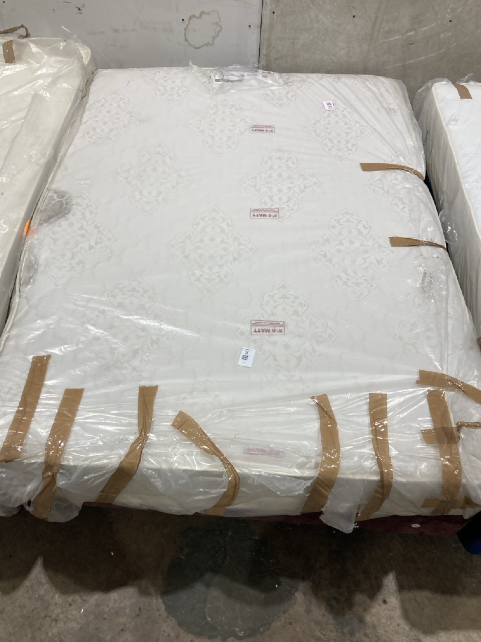 Lot 21  
            Birmingham - Collection or Delivery 

                
DAVID PHILLIPS LOW OXBLOOD DOUBLE BED WITH SUPER ORTHO MATTRESS IR-20007D ORIGINA...