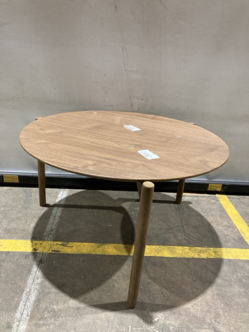Lot 245  
            Birmingham - Collection or Delivery 

                
DAVID PHILLIPS ROUND COFFEE TABLE IN BROWN OAK ORIGINAL RRP £120