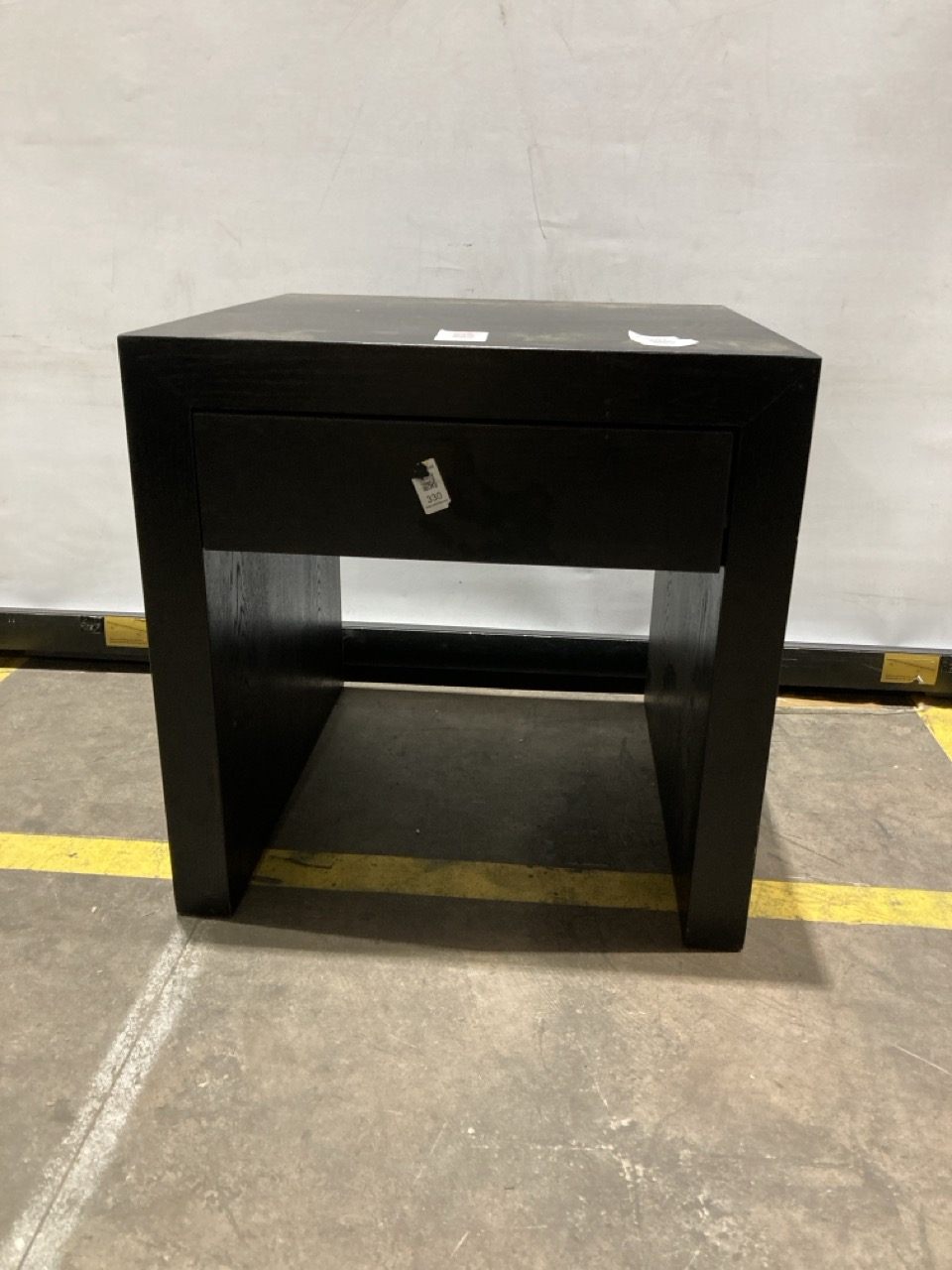 Lot 247  
            Birmingham - Collection or Delivery 

                
DAVID PHILLIPS HAWTHORN 1DRW BEDSIDE TABLE IN WENGE ORIGINAL RRP £259