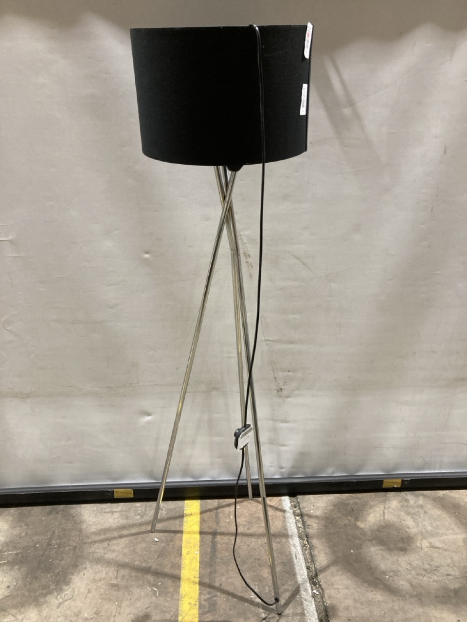 Lot 256  
            Birmingham - Collection Only 

                
DAVID PHILLIPS BESPOKE FLOOR LAMP IN BLACK/CHROME ORIGINAL RRP £225