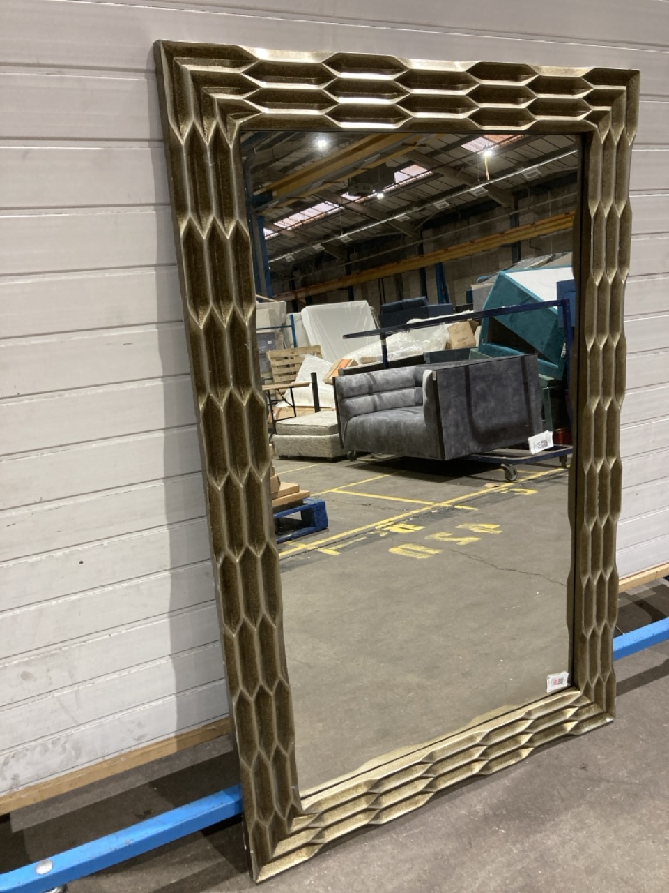 Lot 259  
            Birmingham - Collection Only 

                
DAVID PHILLIPS CHAMPAGNE MIRROR IN GOLD ORIGINAL RRP £419