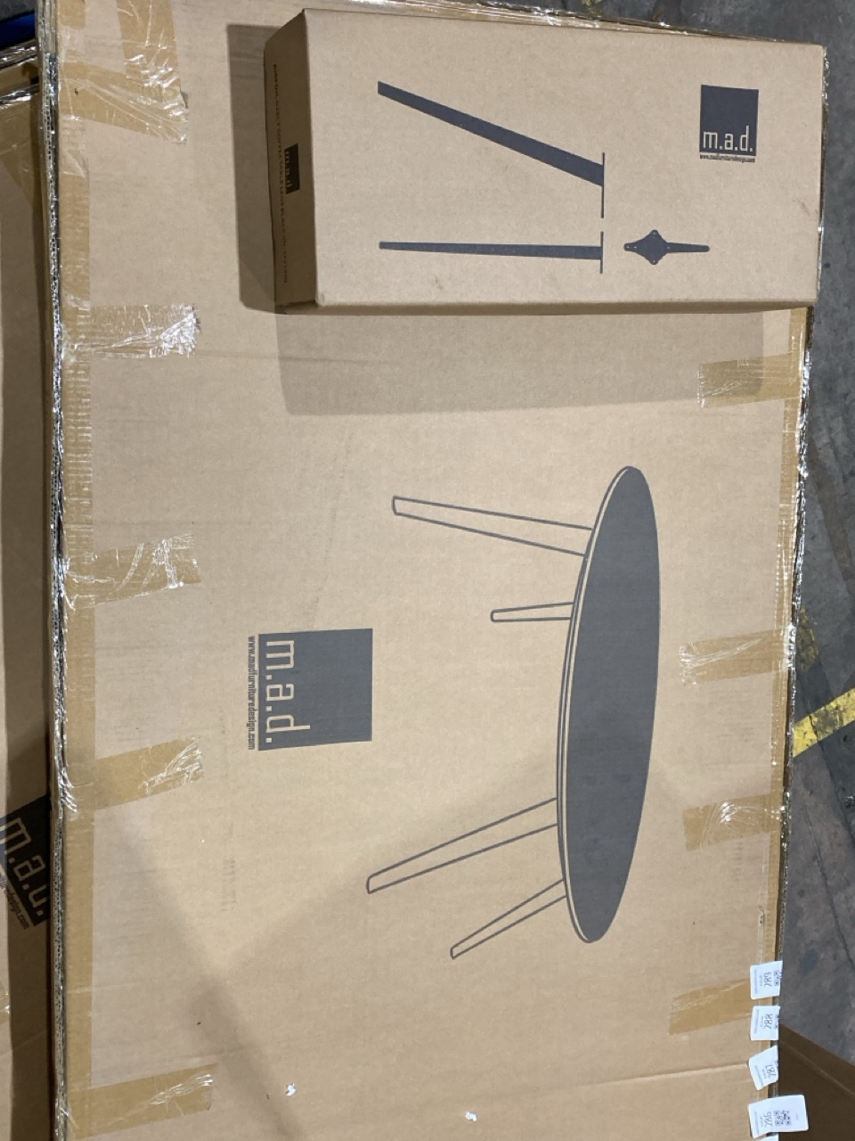 Lot 289  
            Birmingham - Collection or Delivery 

                
DAVID PHILLIPS AERIUS COFFEE TABLE IN WHITE MARBLE/BLACK IN-27213D ORIGINAL RRP £399