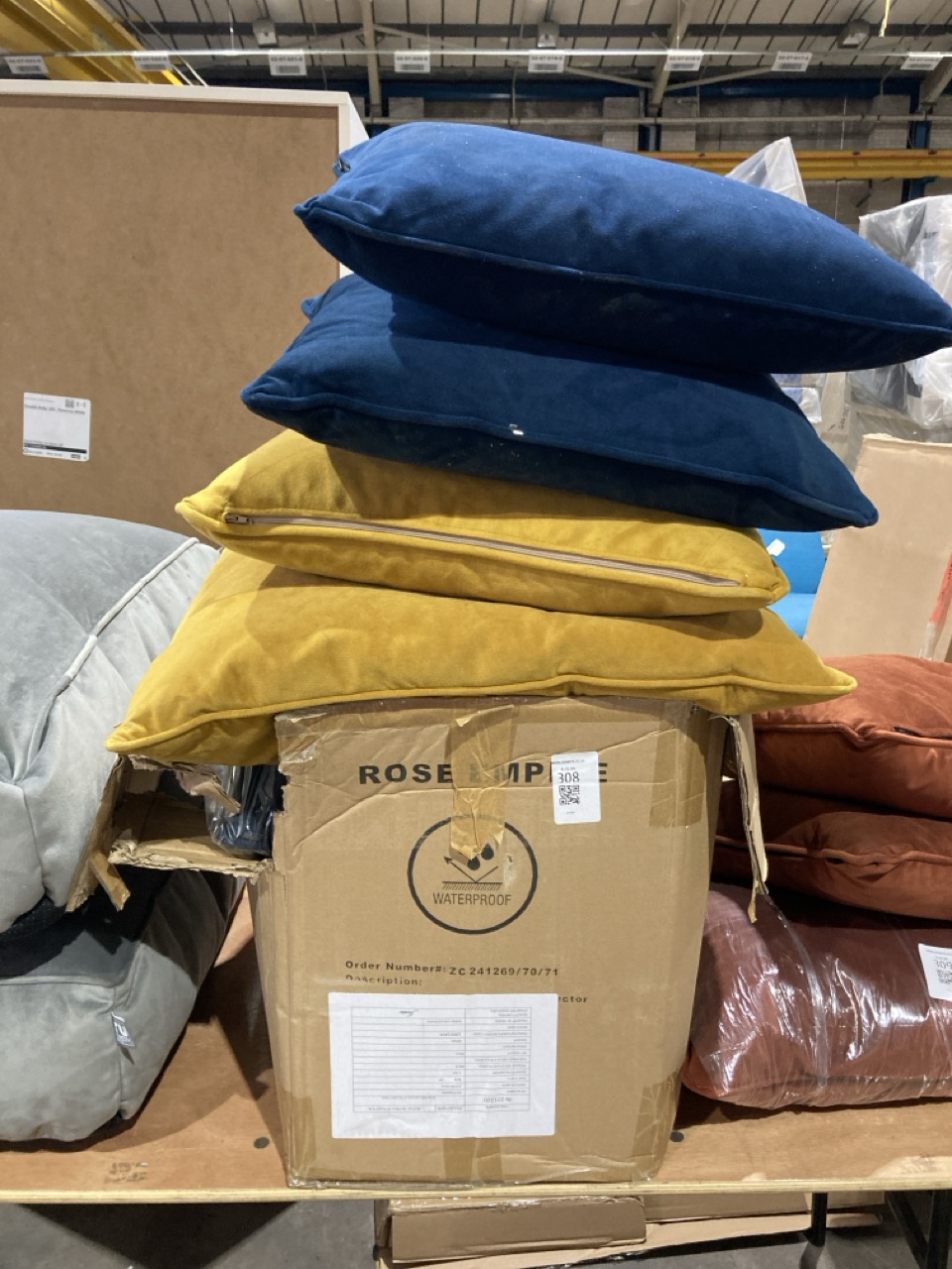 Lot 308  
            Birmingham - Collection or Delivery 

                
DAVID PHILLIPS COLLECTION OF NAVY/MUSTARD SCATTER CUSHIONS