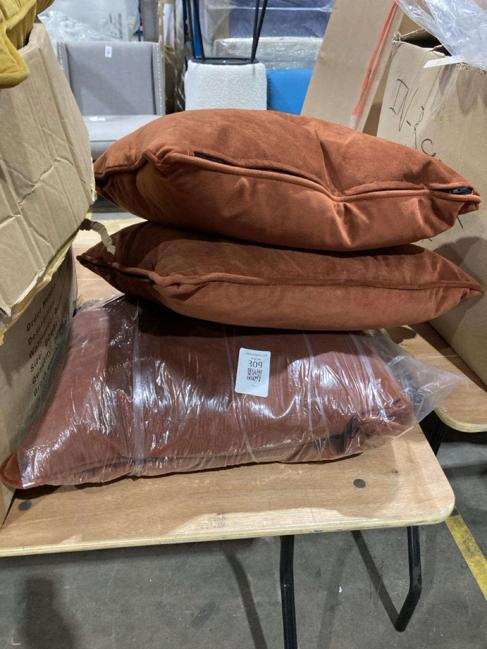 Lot 309  
            Birmingham - Collection or Delivery 

                
DAVID PHILLIPS 3X RUST VELVET SCATTER CUSHIONS