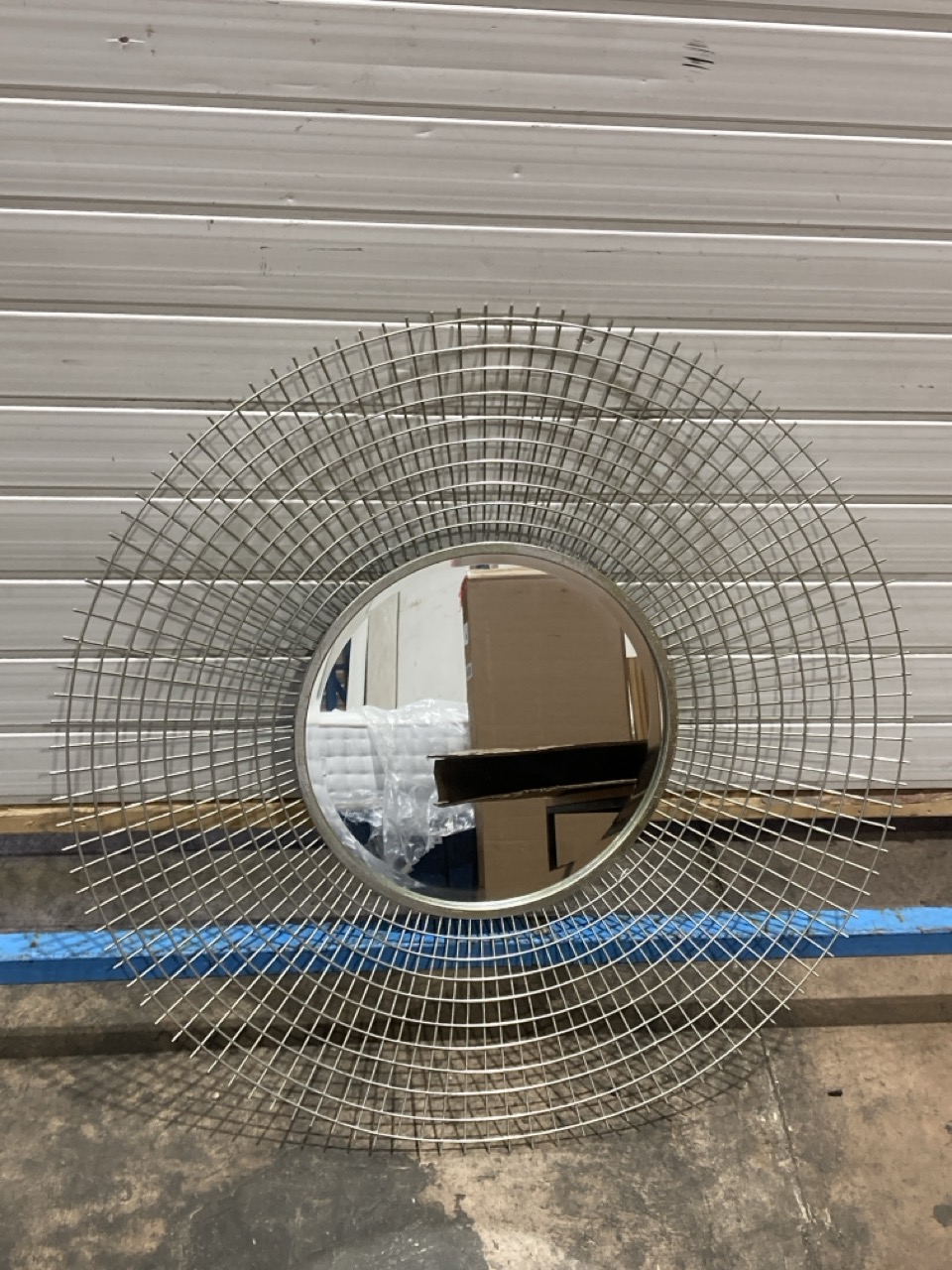 Lot 30  
            Birmingham - Collection Only 

                
DAVID PHILLIPS METAL SILVER MIRROR ORIGINAL RRP £149