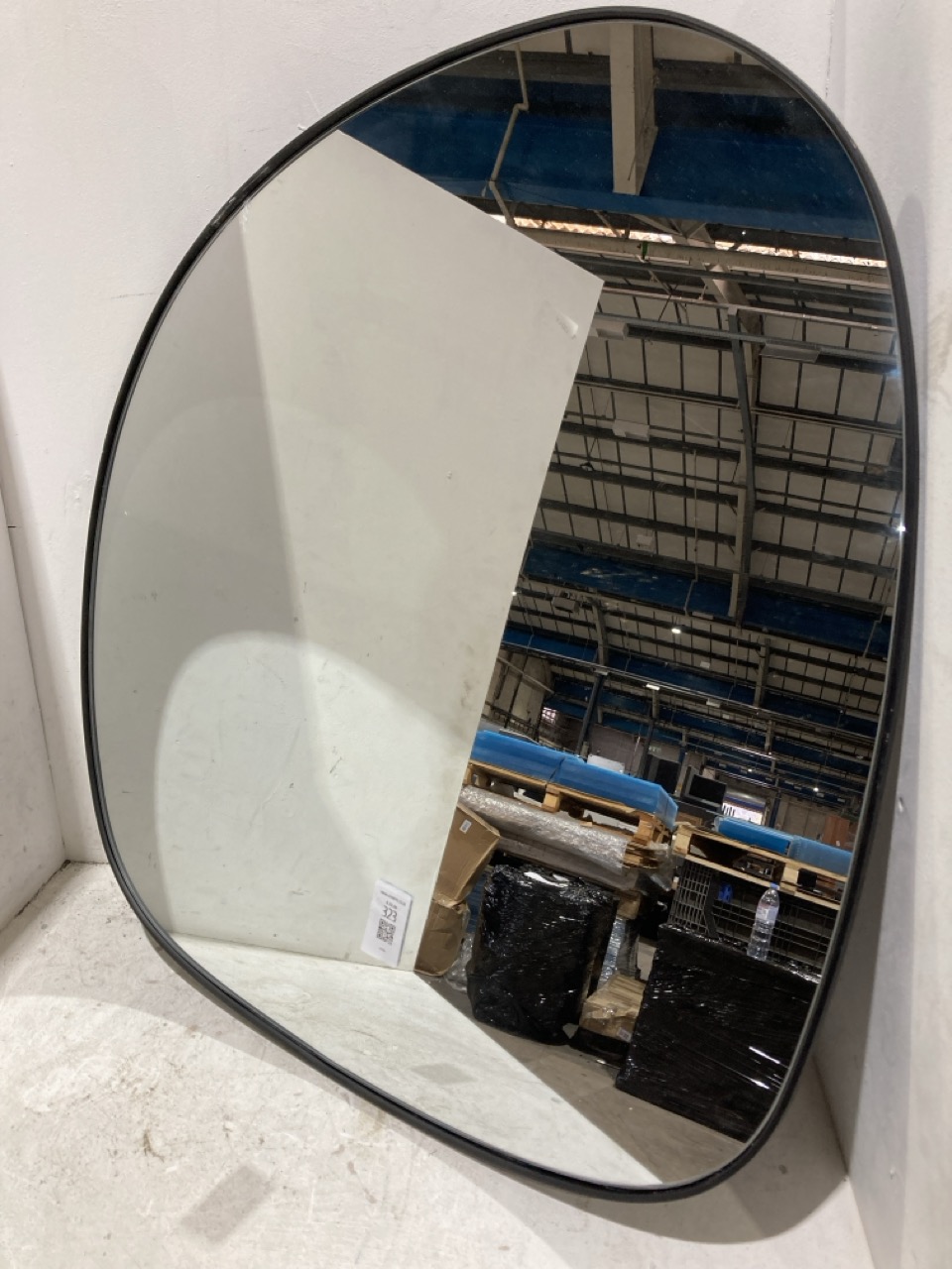 Lot 323  
            Birmingham - Collection Only 

                
DAVID PHILLIPS ALANA MIRROR IN ORGANIC BLACK IR-29356D ORIGINAL RRP £129