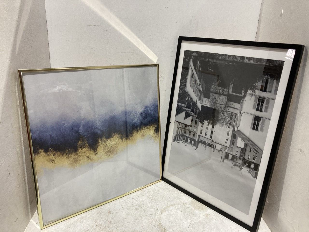 Lot 326  
            Birmingham - Collection Only 

                
DAVID PHILLIPS SET OF FRAMED PRINTS TO INCLUDE MISC ARTWORK XXS IR-31125D
