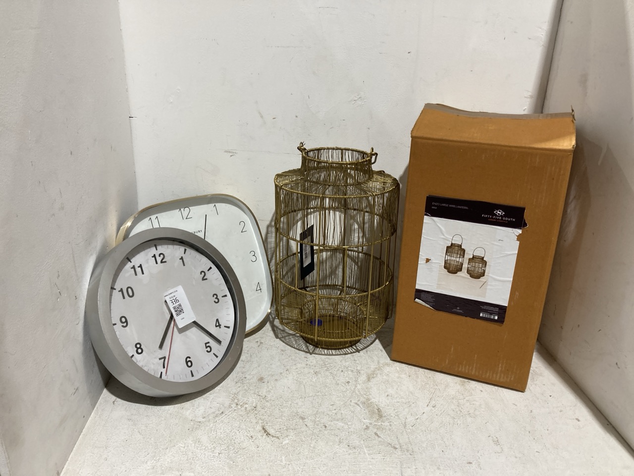 Lot 336  
            Birmingham - Collection Only 

                
DAVID PHILLIPS PAIR OF WALL MOUNTED CLOCKS & PAIR OF ENZO LARGE WIRE LANTERN IN GOLD