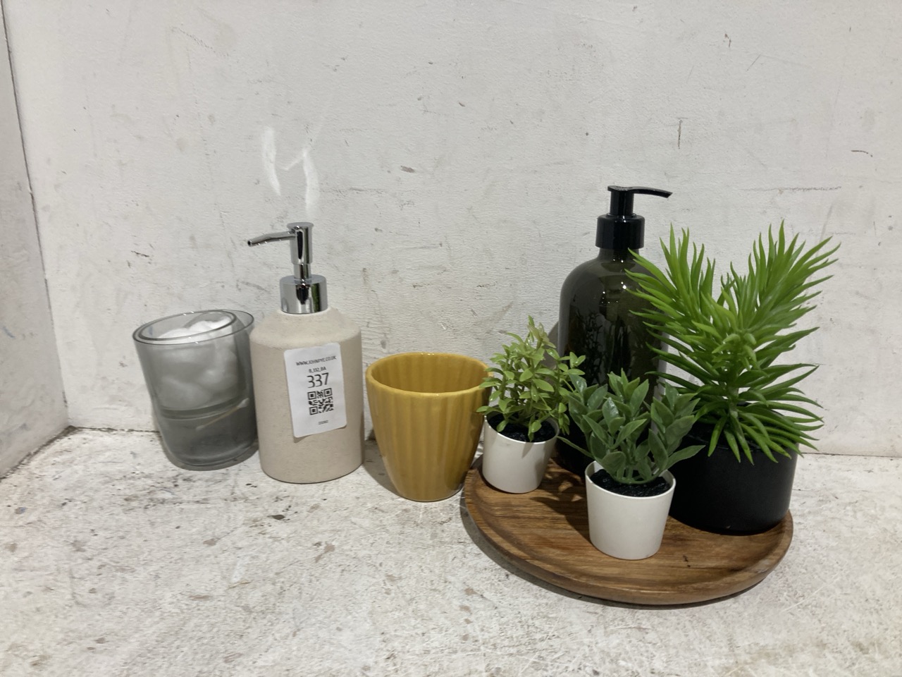 Lot 337  
            Birmingham - Collection Only 

                
DAVID PHILLIPS COLLECTION OF DECORATIVE ITEMS TO INCLUDE STONE HANDWASH DESPENSER