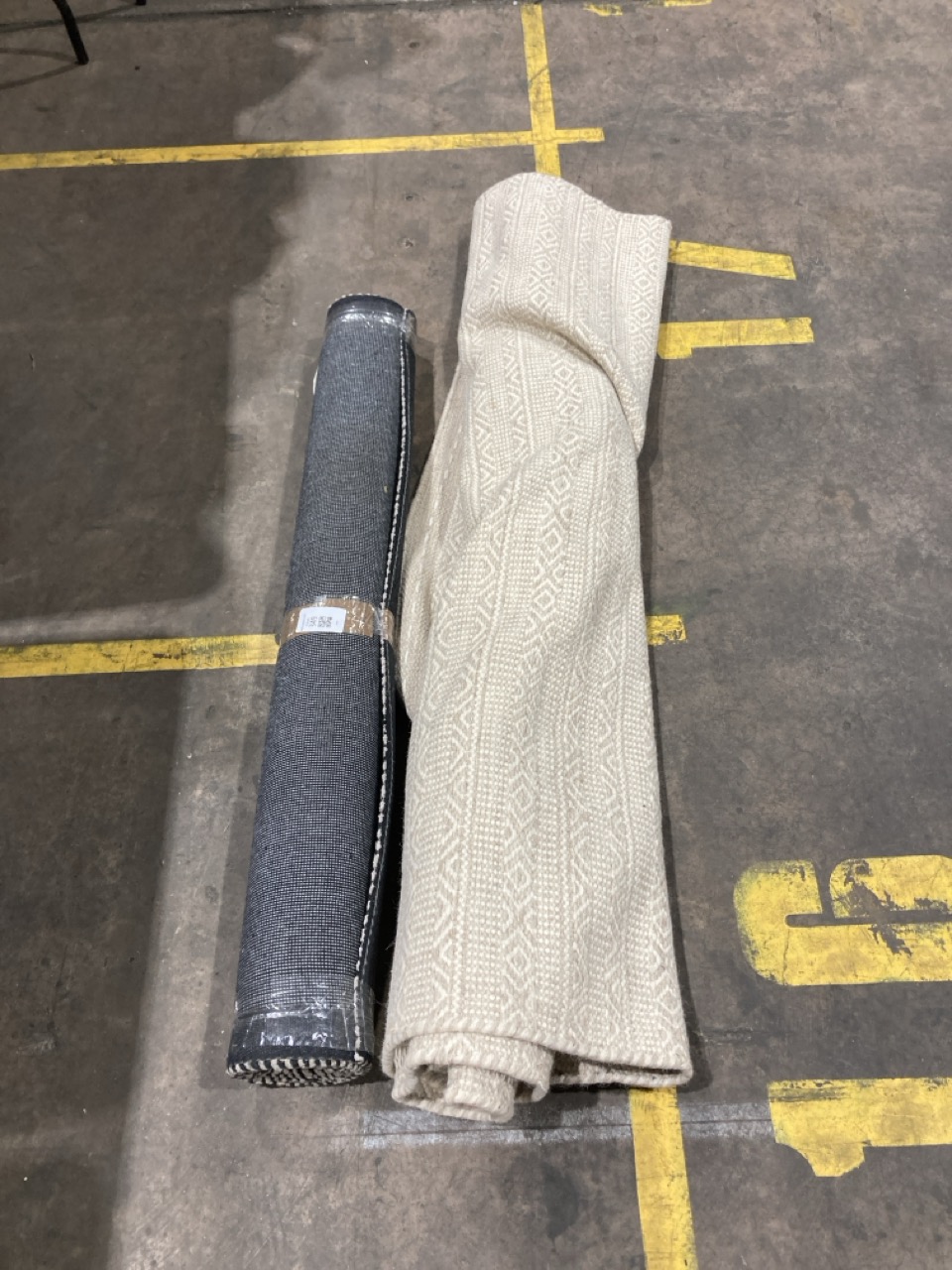 Lot 349  
            Birmingham - Collection or Delivery 

                
DAVID PHILLIPS 2X RUGS TO INCLUDE ZOEY RUG IN GREY 120X170CM IR-2826D