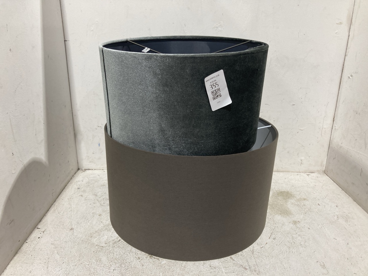 Lot 355  
            Birmingham - Collection Only 

                
DAVID PHILLIPS COLLECTION OF VARIOUS LAMP SHADES IN VARIOUS STYLE/SIZES