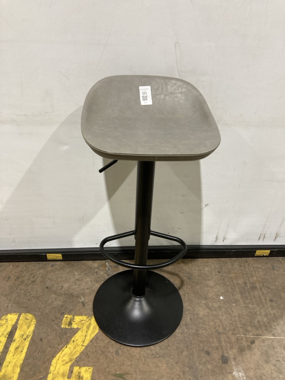 Lot 383  
            Birmingham - Collection or Delivery 

                
DAVID PHILLIPS GREY/BLACK BAR STOOL