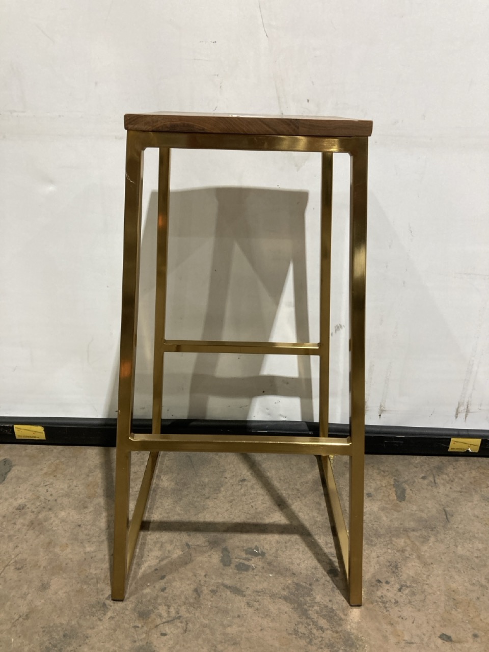 Lot 388  
            Birmingham - Collection or Delivery 

                
DAVID PHILLIPS AVERY BAR STOOL IN OAK/METAL IR-31488D ORIGINAL RRP £121