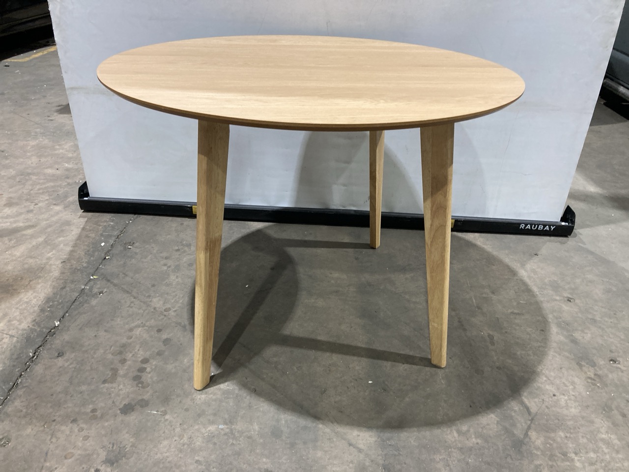 Lot 391  
            Birmingham - Collection or Delivery 

                
DAVID PHILLIPS ROXBY DINING TABLE IN OAK IN-42111D ORIGINAL RRP £180