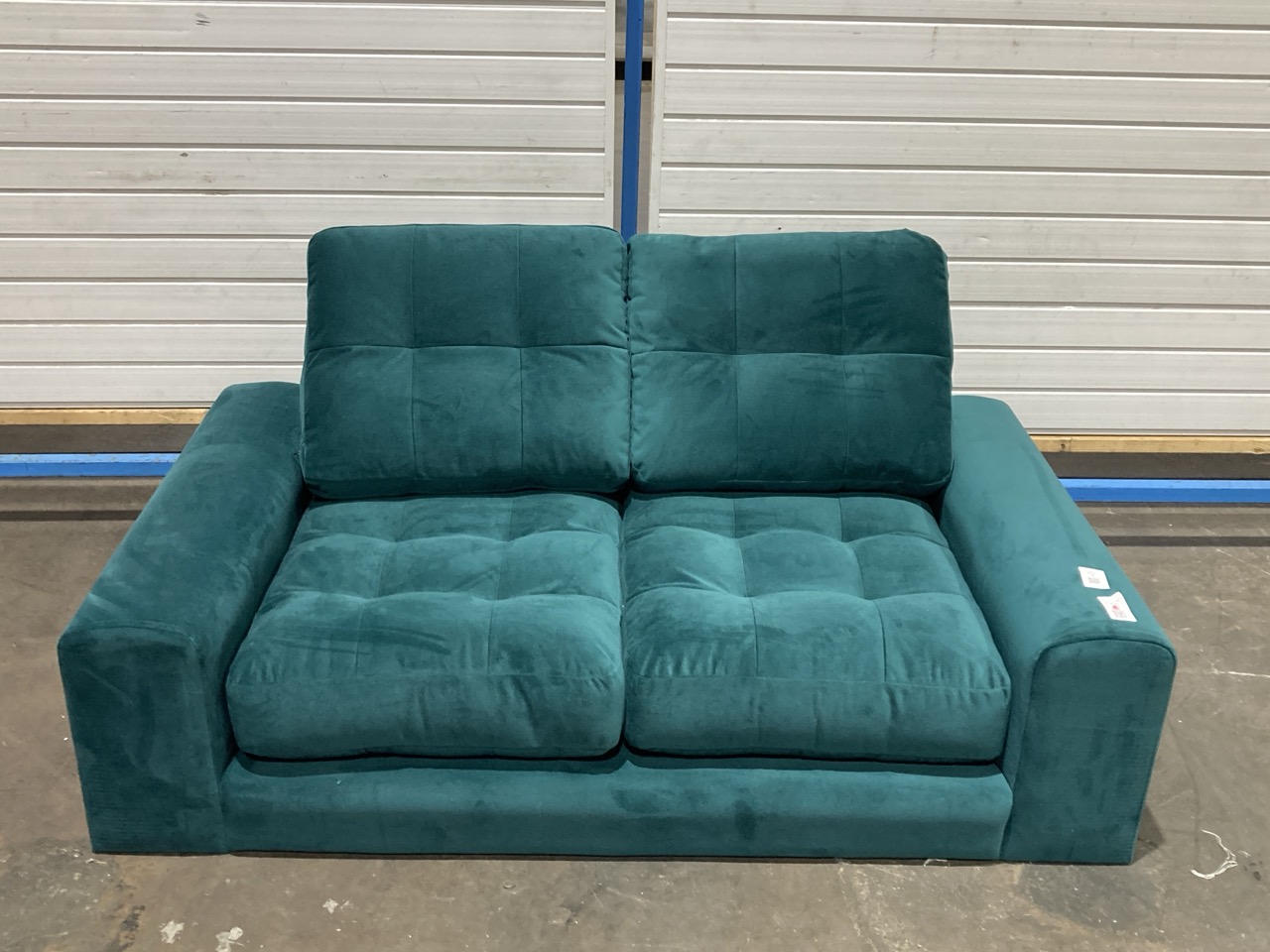 Lot 3  
            Birmingham - Collection or Delivery 

                
DAVID PHILLIPS 3 SEATER SOFA IN TEAL