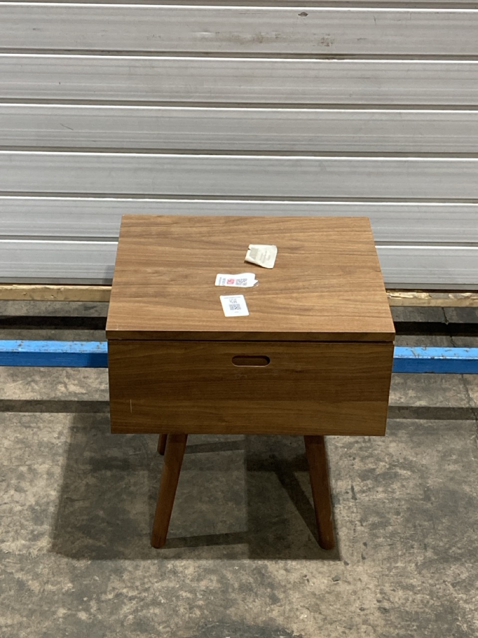 Lot 58  
            Birmingham - Collection or Delivery 

                
DAVID PHILLIPS VERMONT 1DRW BEDSIDE TABLE IN WALNUT IR-20192D ORIGINAL RRP £129