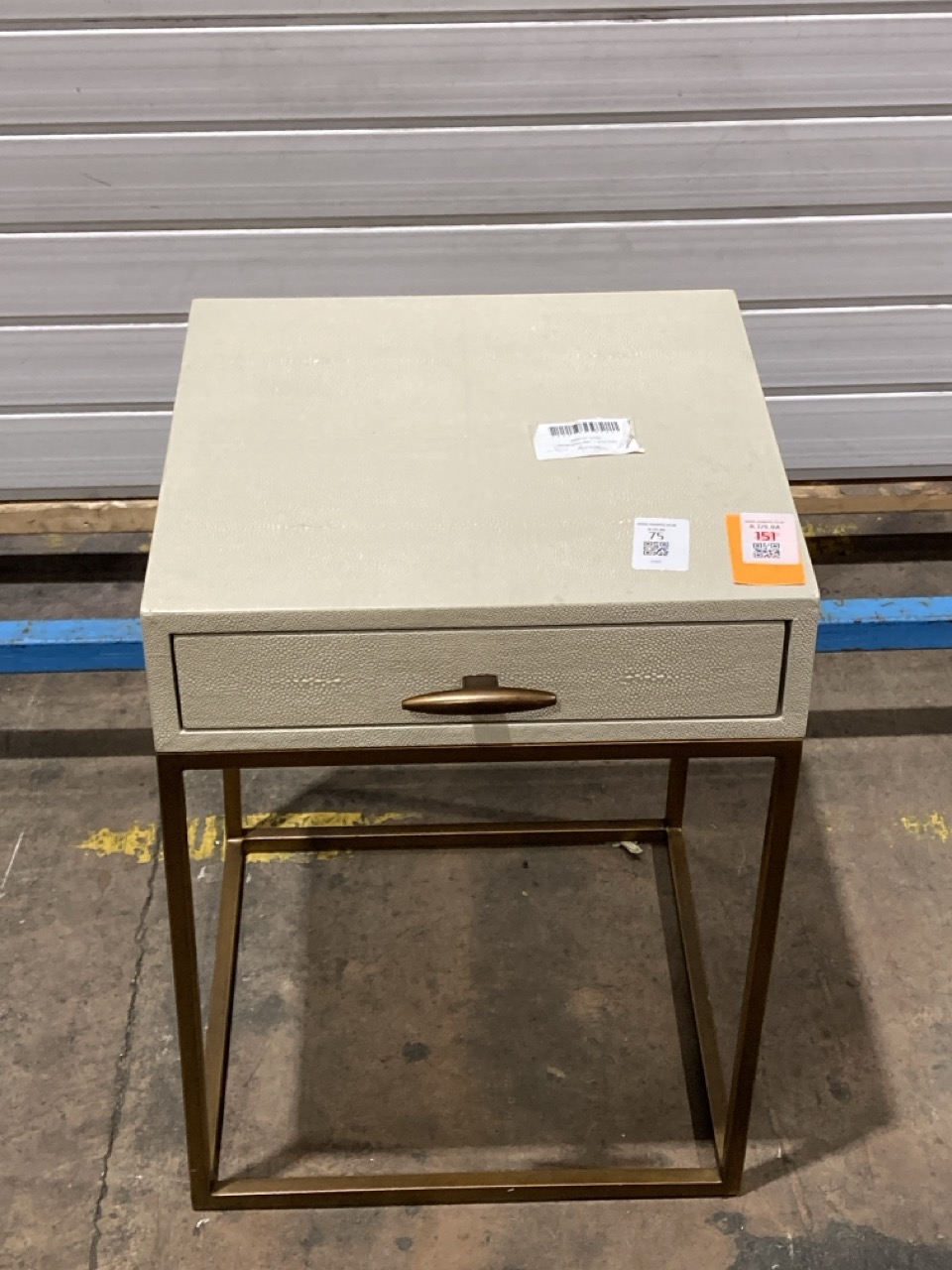 Lot 75  
            Birmingham - Collection or Delivery 

                
DAVID PHILLIPS HAMPTON 1DRW BEDSIDE TABLE IN IVORY IR-31513D ORIGINAL RRP £536