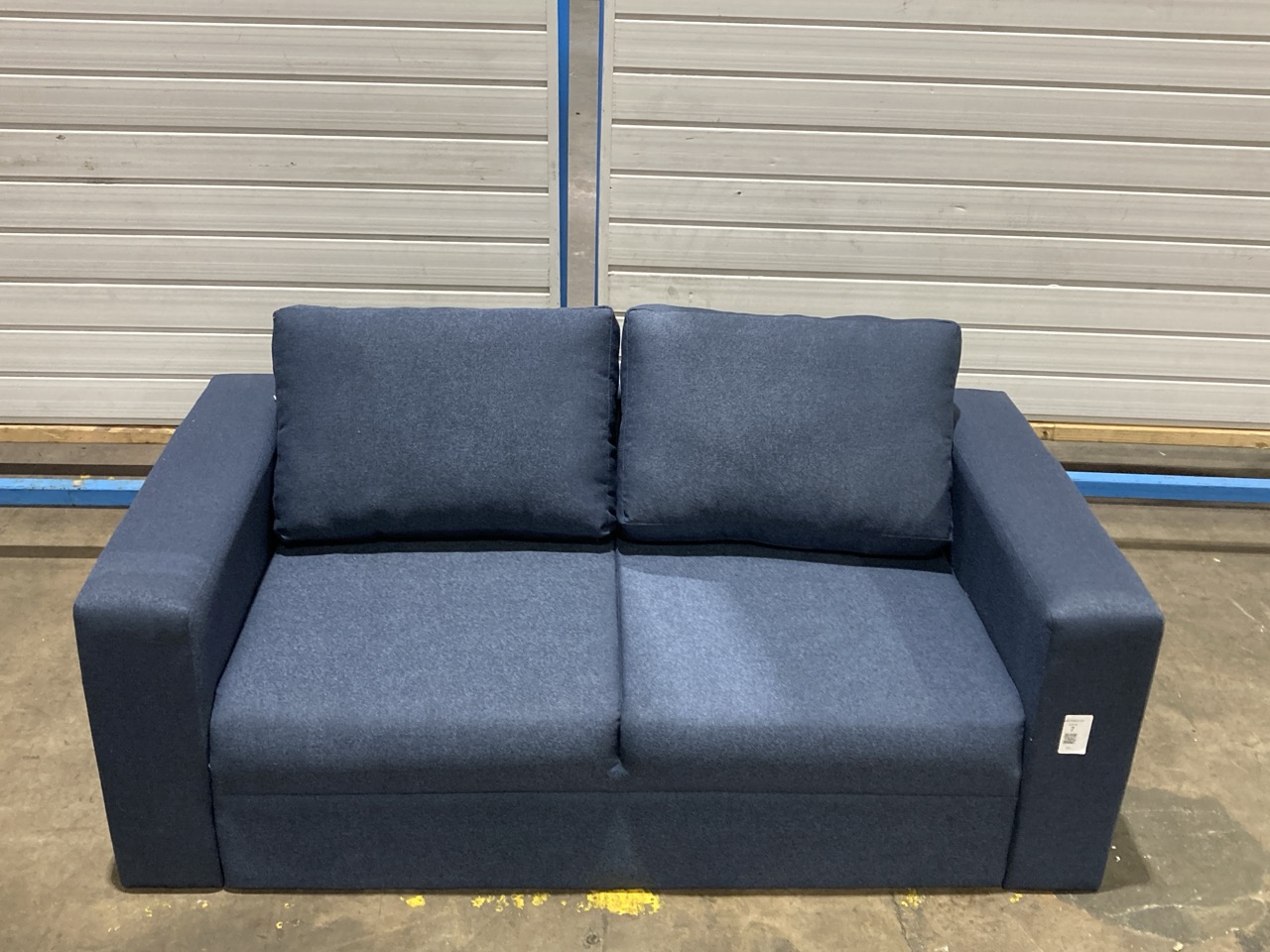 Lot 7  
            Birmingham - Collection or Delivery 

                
DAVID PHILLIPS WICTORIA 2 SEATER SOFA IN NAVY ORIGINAL RRP £299