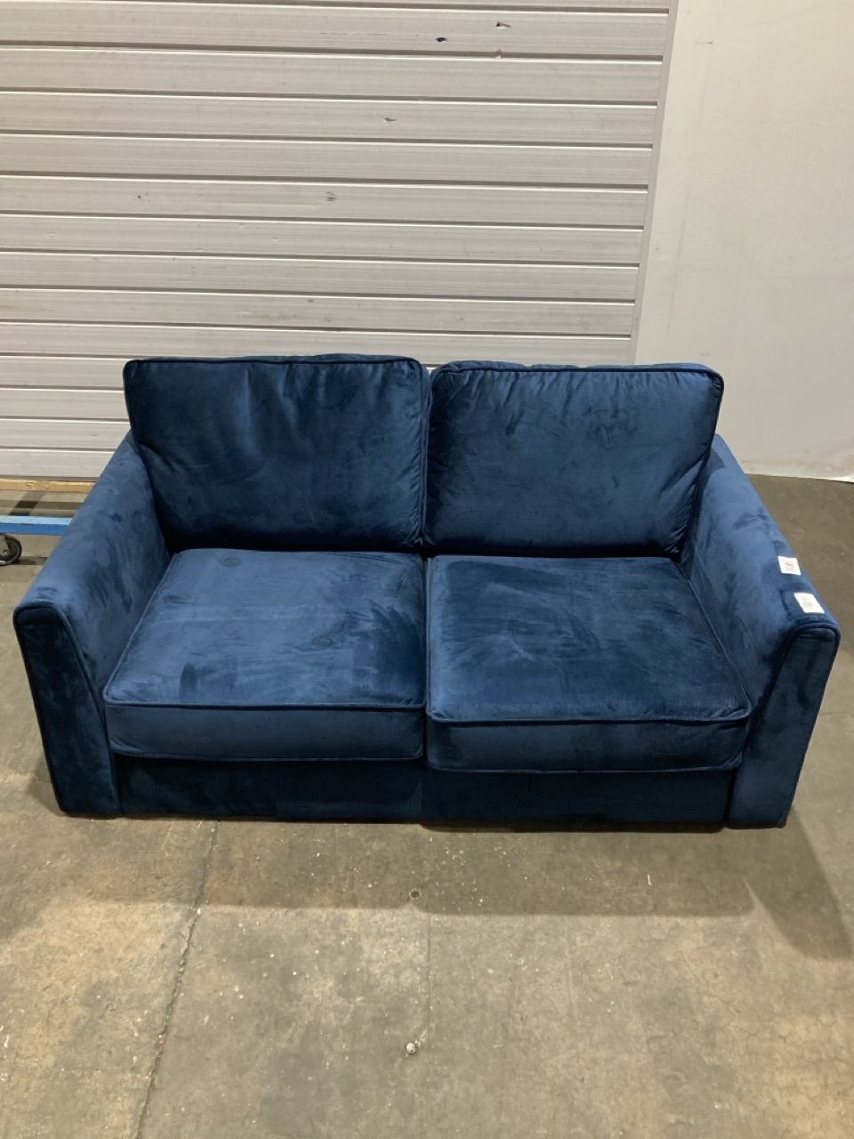 Lot 98  
            Birmingham - Collection or Delivery 

                
DAVID PHILLIPS NAVY VELVET 2.5 SEATER SOFA ORIGINAL RRP £599