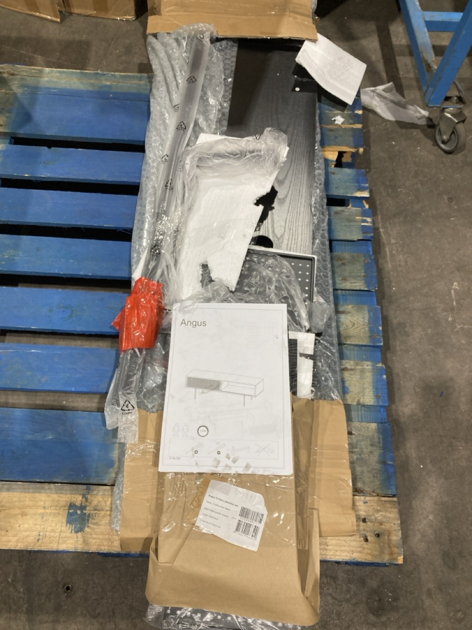 Lot 99  
            Birmingham - Collection or Delivery 

                
DAVID PHILLIPS ANGUS TV TABLE IN ASH BLACK ORIGINAL RRP £202