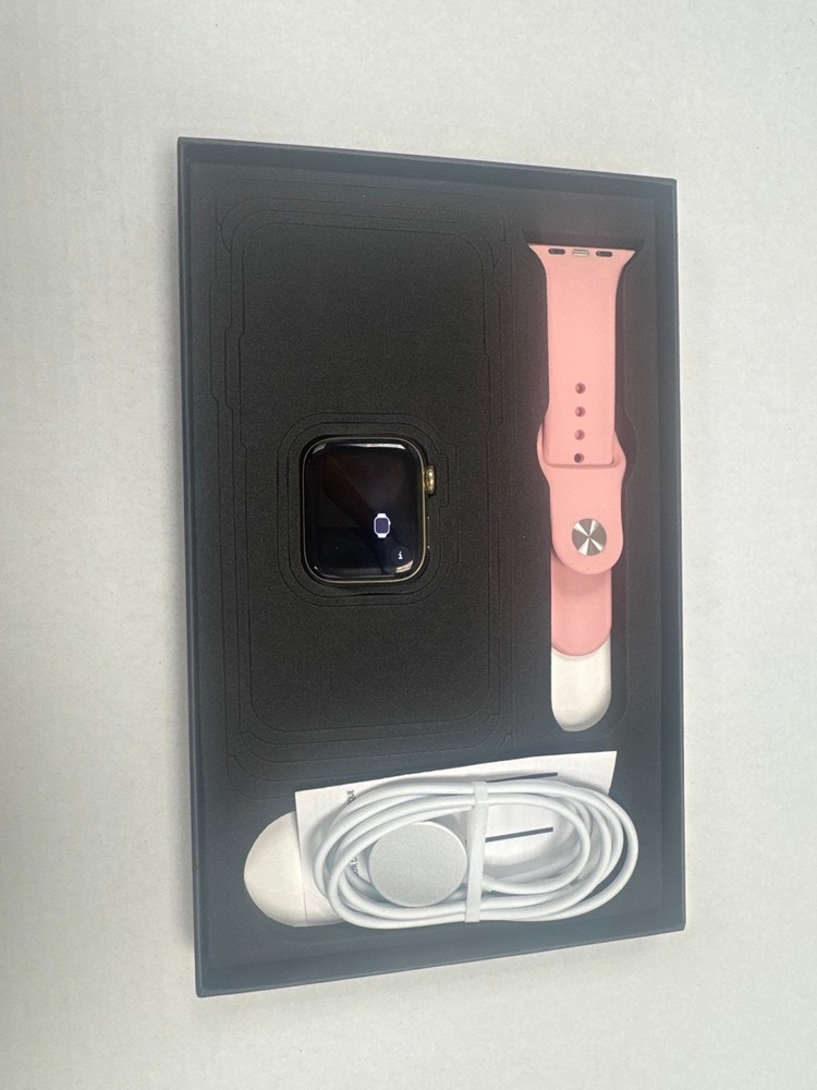 Lot 190  
            Chesterfield Tech - Parcel Delivery Only 

                
APPLE WATCH SERIES 7 SMART WATCH. [JPTC89013] (LOCATION: TECH)