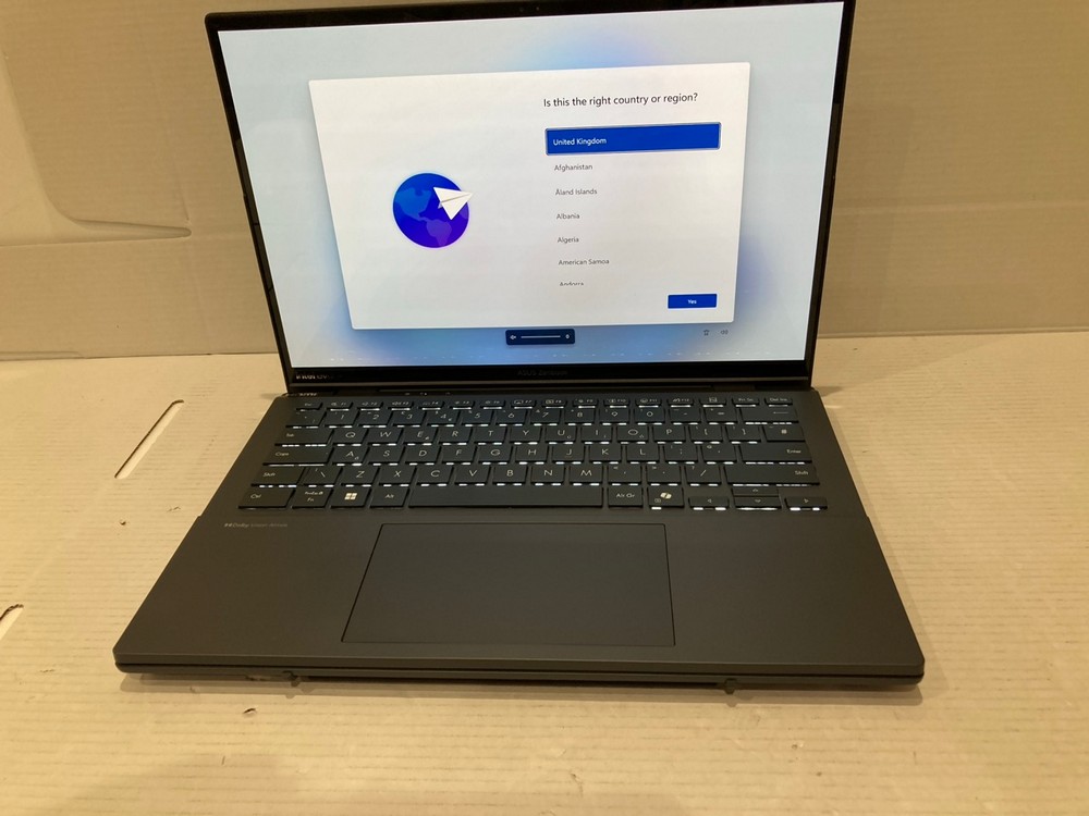 Lot 74  
            Chesterfield Tech - Parcel Delivery Only 

                
ASUS ZENBOOK DUO EVO EDITION LAPTOP (ORIGINAL RRP - £1819) IN BLACK. (NON ORIGINA...