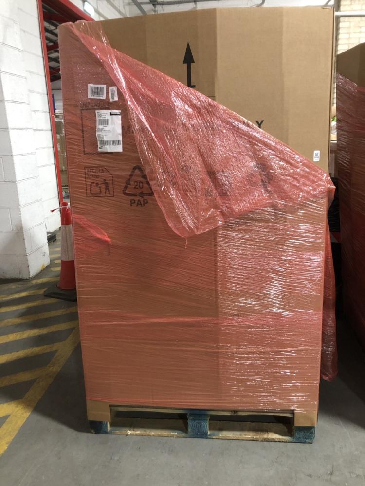Lot 1060  
            Chesterfield SR40 - Collection or Optional Delivery Available 

                
PALLET OF ASSORTED ITEMS TO INCLUDE REGALO SAFETY GATE (LOCATION: SR42)