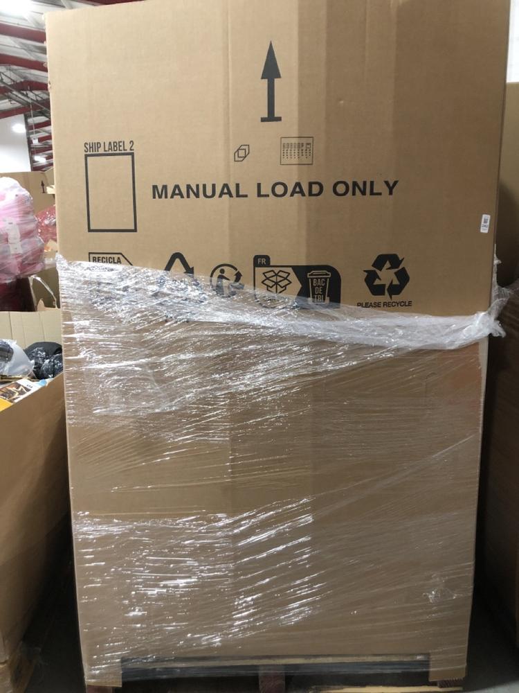 Lot 1062  
            Chesterfield SR40 - Collection or Optional Delivery Available 

                
PALLET OF ASSORTED ITEMS TO INCLUDE COOKWORKS MICROWAVE IN BLACK (LOCATION: SR42)