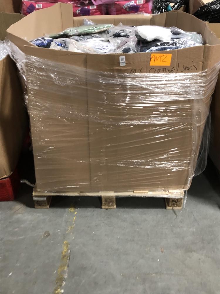 Lot 1068  
            Chesterfield SR40 - Collection or Optional Delivery Available 

                
PALLET OF ASSORTED ITEMS TO INCLUDE TOP IN BLACK SIZE M (LOCATION: SR42)