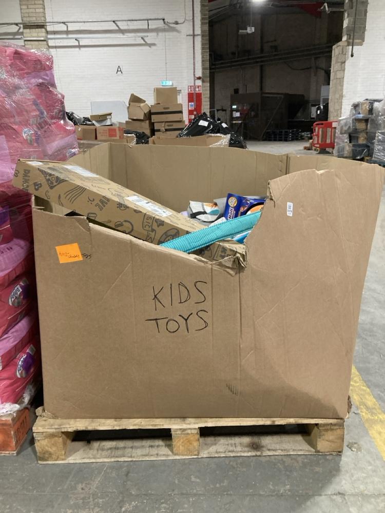 Lot 1070  
            Chesterfield SR40 - Collection or Optional Delivery Available 

                
PALLET OF ASSORTED ITEMS TO INCLUDE KICKERBALL IN ORANGE/WHITE (LOCATION: SR42)