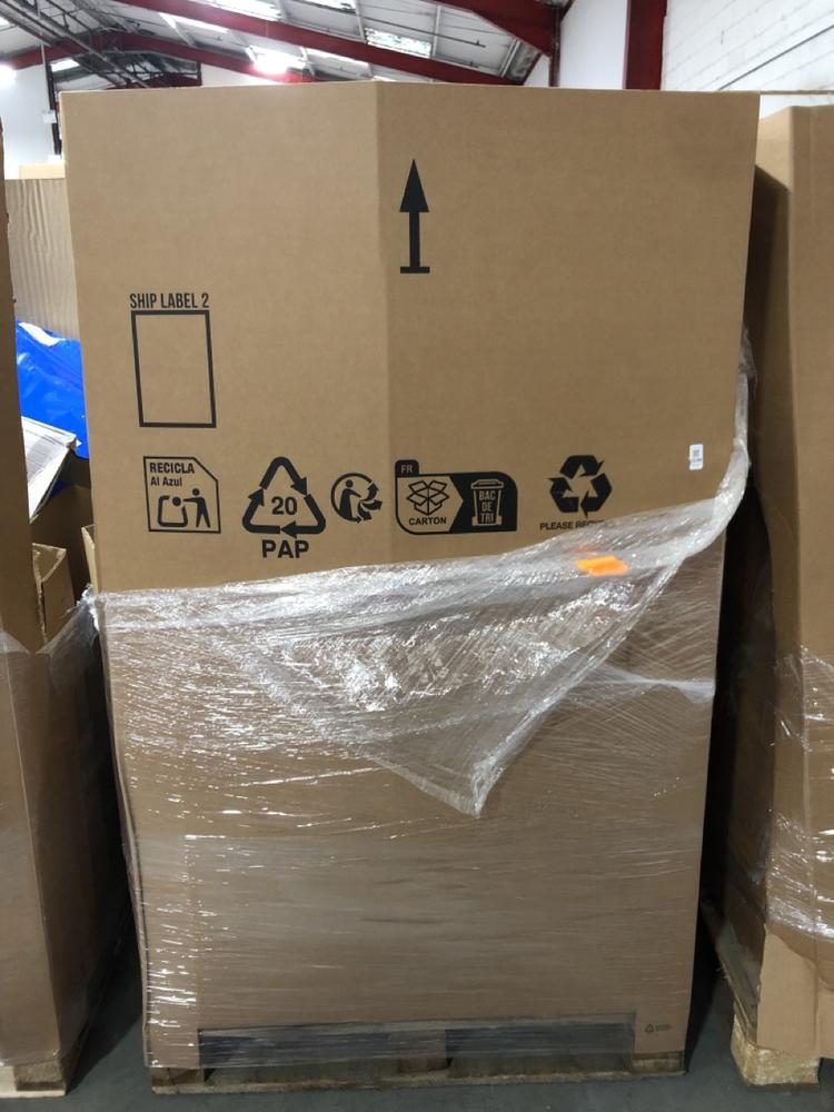 Lot 1108  
            Chesterfield SR40 - Collection or Optional Delivery Available 

                
PALLET OF ASSORTED ITEMS TO INCLUDE TOILET SEAT IN WHITE (LOCATION: SR42)