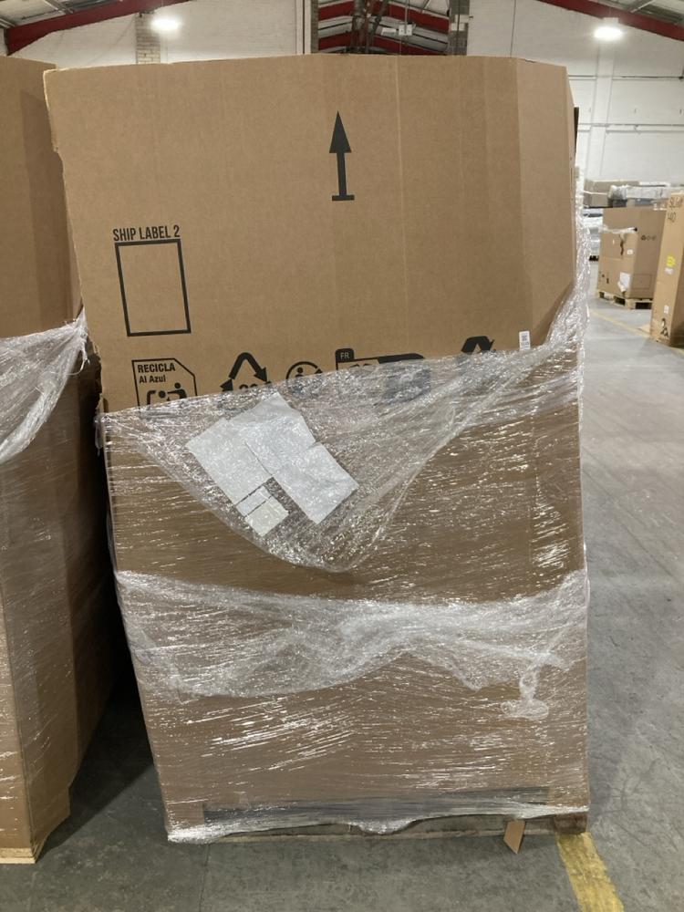 Lot 1115  
            Chesterfield SR40 - Collection or Optional Delivery Available 

                
PALLET OF ASSORTED ITEMS TO INCLUDE 6FT FOLDING TABLE (LOCATION: SR42)