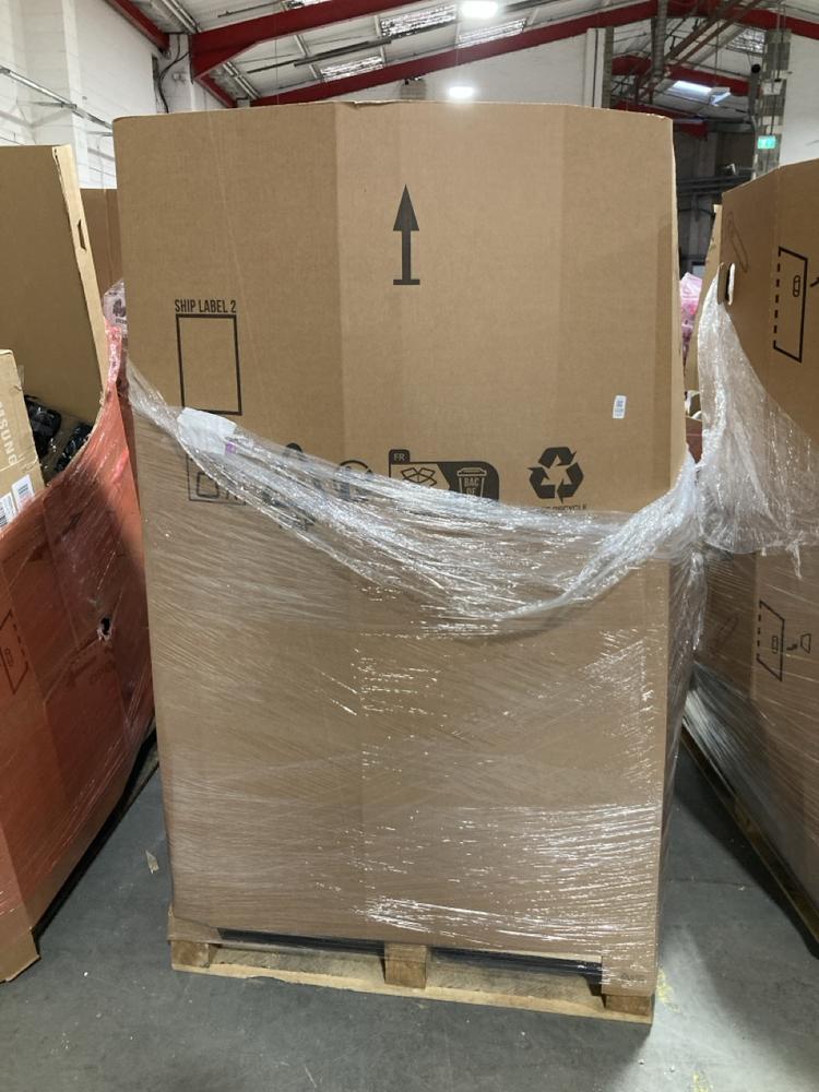 Lot 1119  
            Chesterfield SR40 - Collection or Optional Delivery Available 

                
PALLET OF ASSORTED ITEMS TO INCLUDE IDEAL STANDARD TOILET SEAT (LOCATION: SR42)