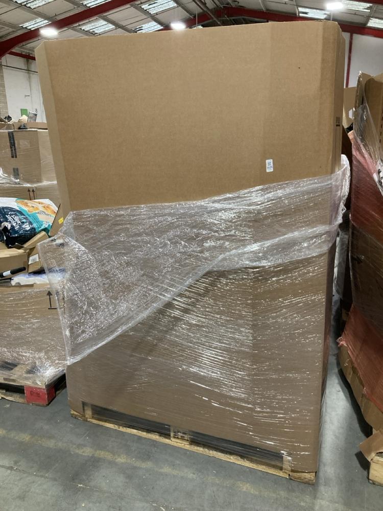 Lot 1125  
            Chesterfield SR40 - Collection or Optional Delivery Available 

                
PALLET OF ASSORTED ITEMS TO INCLUDE PACK OF 4 TENNIS BALLS (LOCATION: SR42)