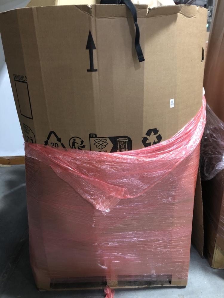 Lot 1135  
            Chesterfield SR40 - Collection or Optional Delivery Available 

                
PALLET OF ASSORTED ITEMS TO INCLUDE ADIDAS BACKPACK IN BLACK (LOCATION: SR42)