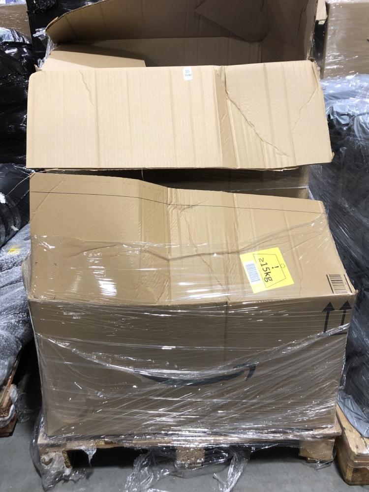Lot 1140  
            Chesterfield SR40 - Collection or Optional Delivery Available 

                
PALLET OF ASSORTED ITEMS TO INCLUDE POLO SHIRT IN PURPLE SIZE XL (LOCATION: SR42)