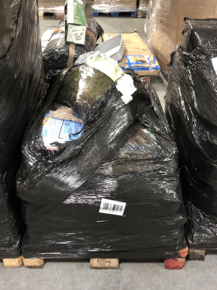 Lot 1148  
            Chesterfield SR40 - Collection or Optional Delivery Available 

                
PALLET OF ASSORTED ITEMS TO INCLUDE CATSAN WOOD PELLET CAT LITTER (LOCATION: SR42)